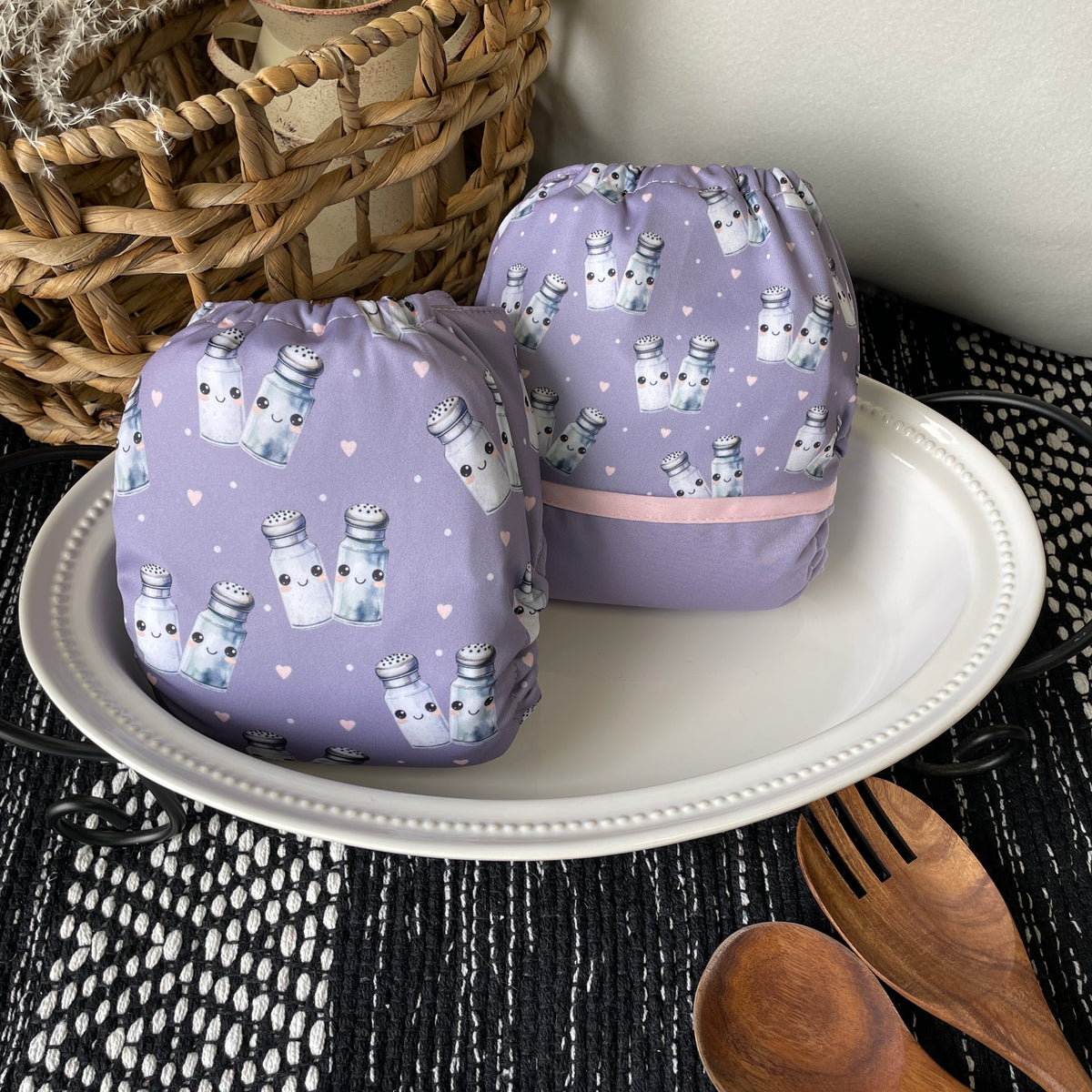 Les Confections Lili | Washable diaper | GRANDE taille | The love birds - Salt & pepper (wrap)