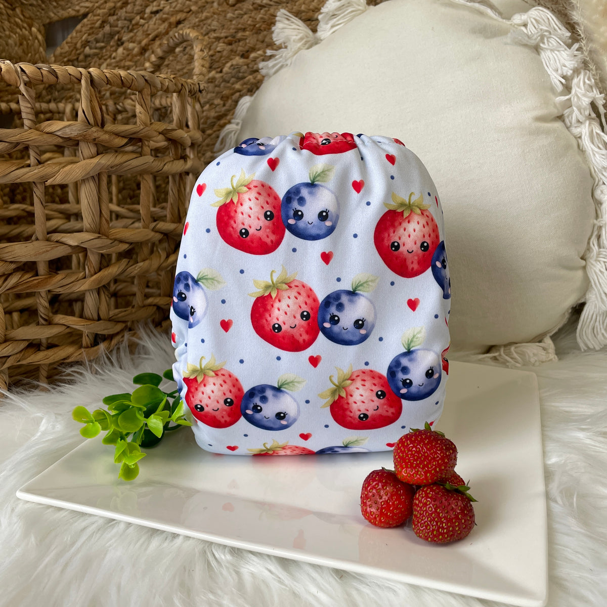 Les Confections Lili | Couche lavable | GRANDE taille | Les Inséparables - Fraises & Bleuets (Tout motif)