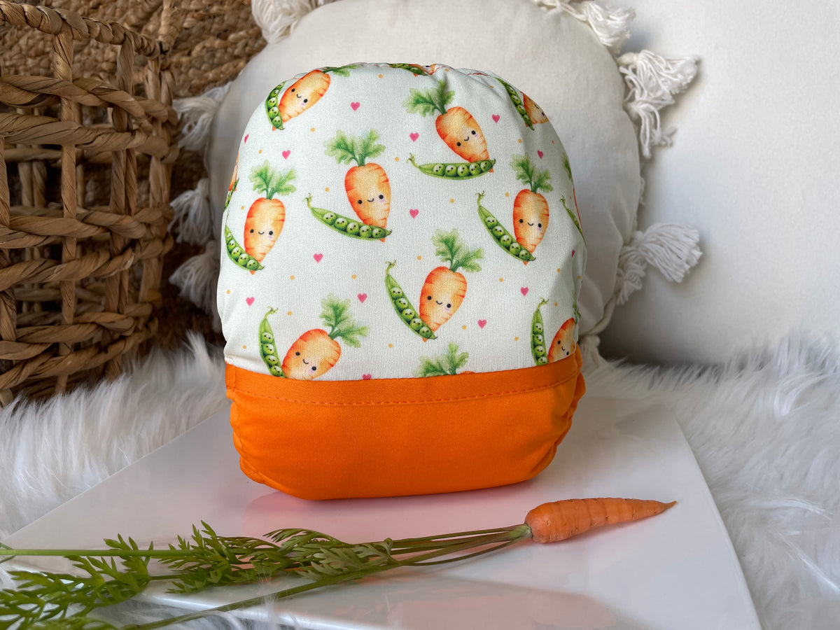 Les Confections Lili | Couche lavable | GRANDE taille | Les Inséparables - Carottes & Petits pois (wrap)