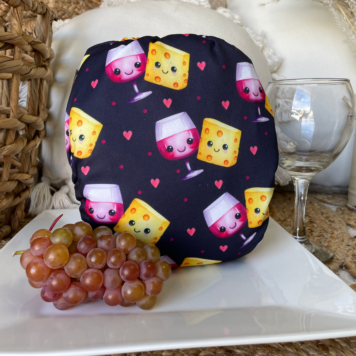 Les Confections Lili | Washable diaper | GRANDE taille | Wine & Cheese (Full Print)