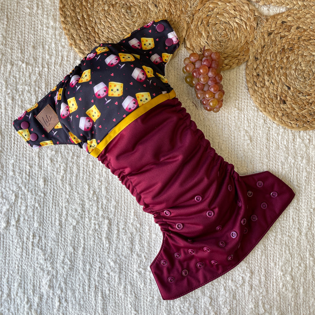 Les Confections Lili | Washable diaper | GRANDE taille | Wine & Cheese (wrap)